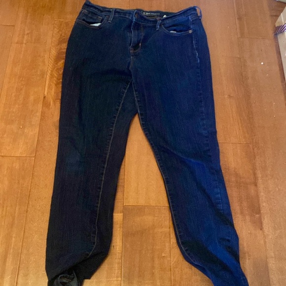 Old Navy Mid-Rise Dark Wash Jeans - Picture 1 of 1